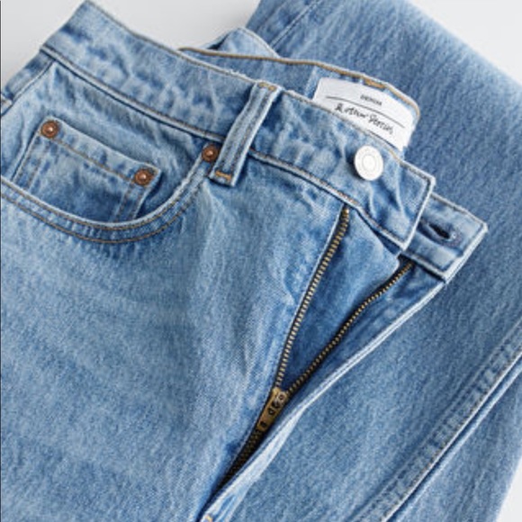 Mood Cut Blue Jeans - Picture 2 of 6